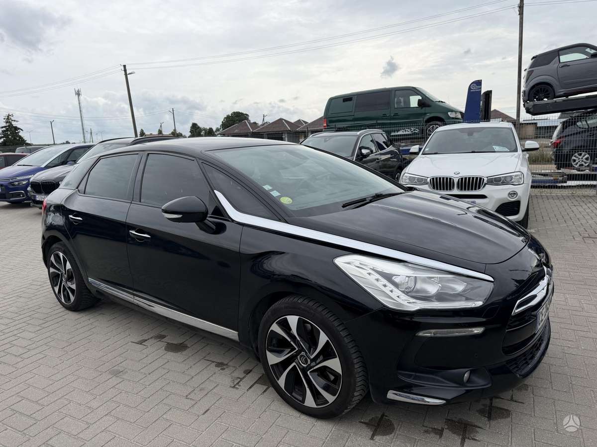 Citroen DS5, 2.0 l., hatchback