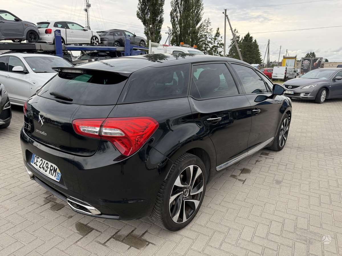 Citroen DS5, 2.0 l., hatchback