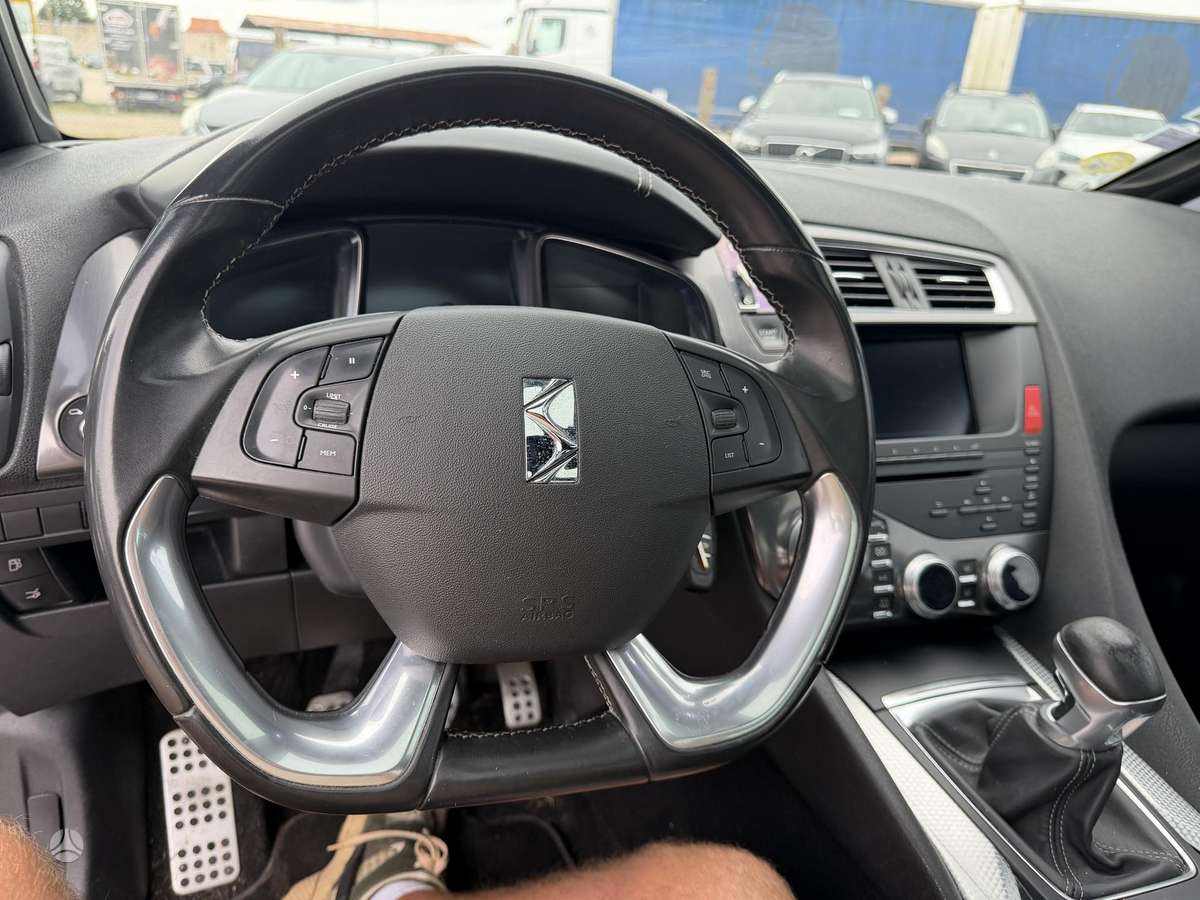 Citroen DS5, 2.0 l., Хэтчбек