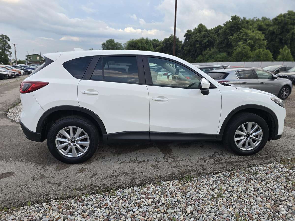 Mazda CX-5, 2.2 l., off-road / crossover