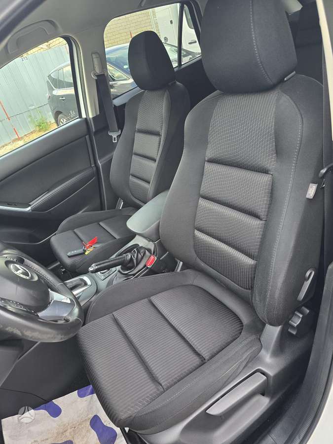 Mazda CX-5, 2.2 l., off-road / crossover