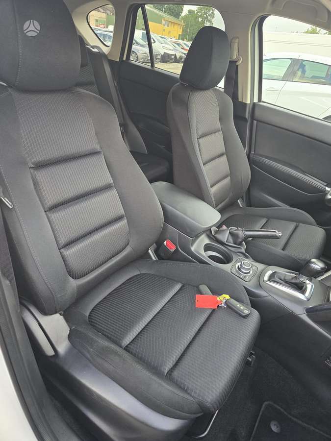 Mazda CX-5, 2.2 l., off-road / crossover