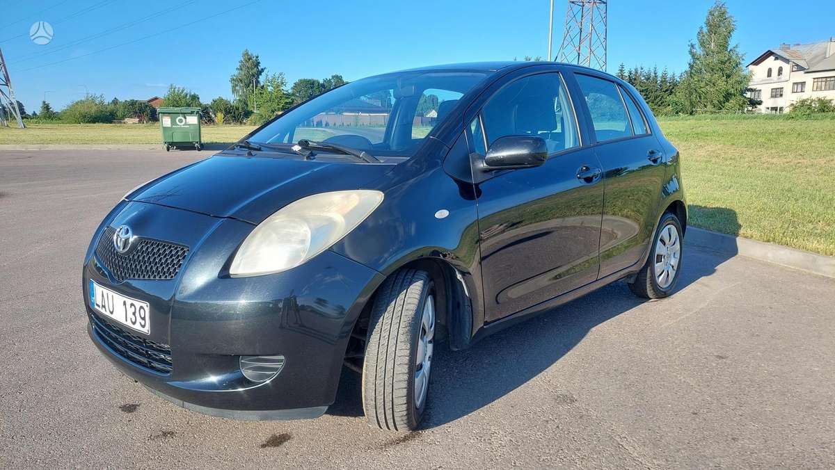 Toyota Yaris - 1