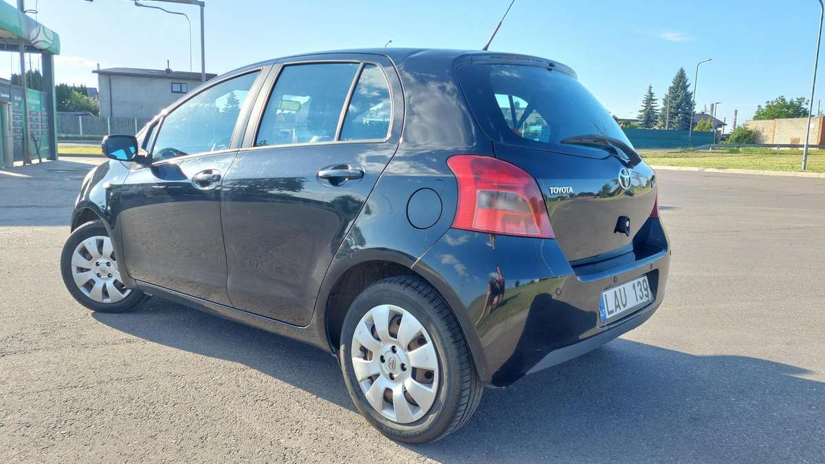 Toyota Yaris - 7