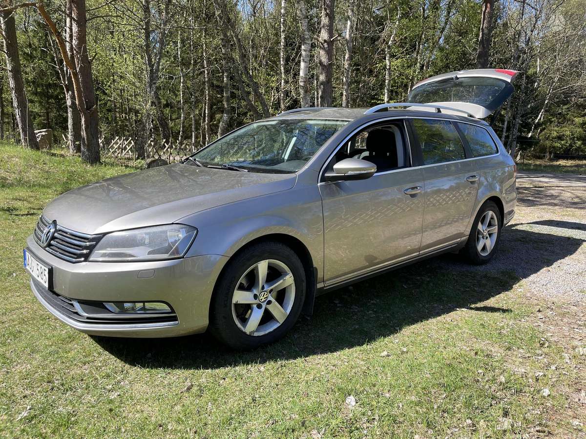 Volkswagen Passat - 4