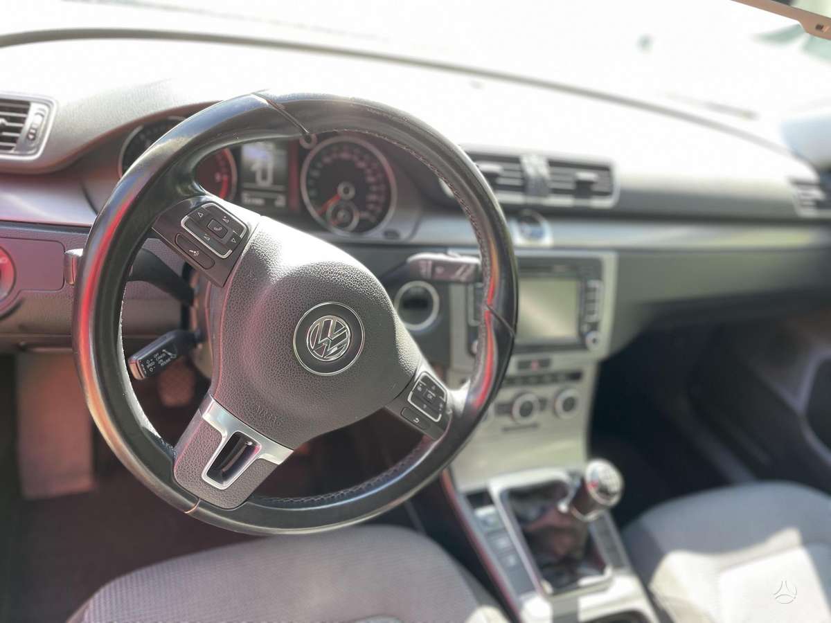 Volkswagen Passat - 7