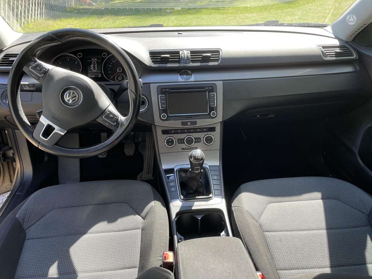 Volkswagen Passat - 9
