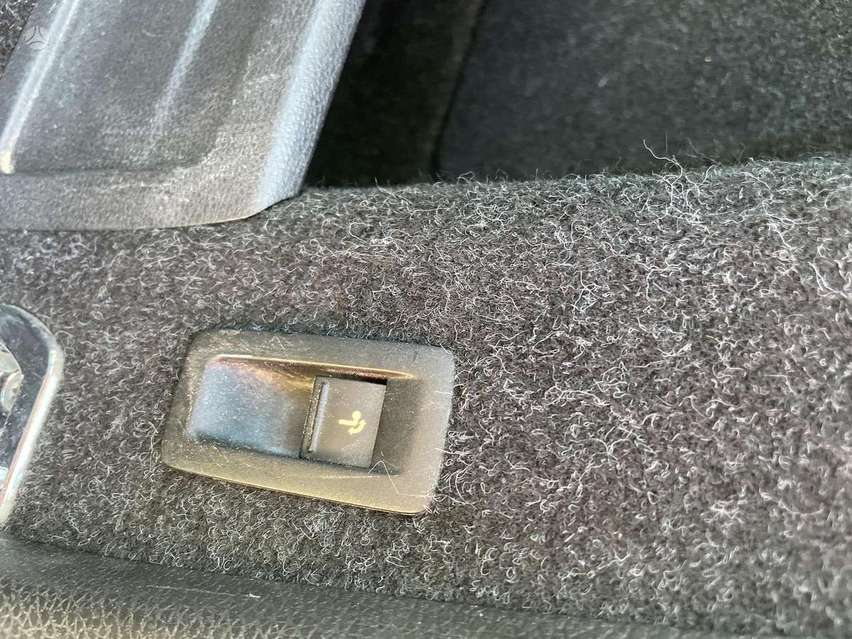 Volkswagen Passat - 11