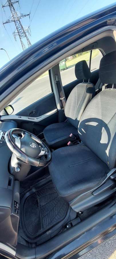 Toyota Yaris - 10