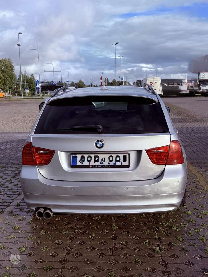 BMW 325, Универсал
