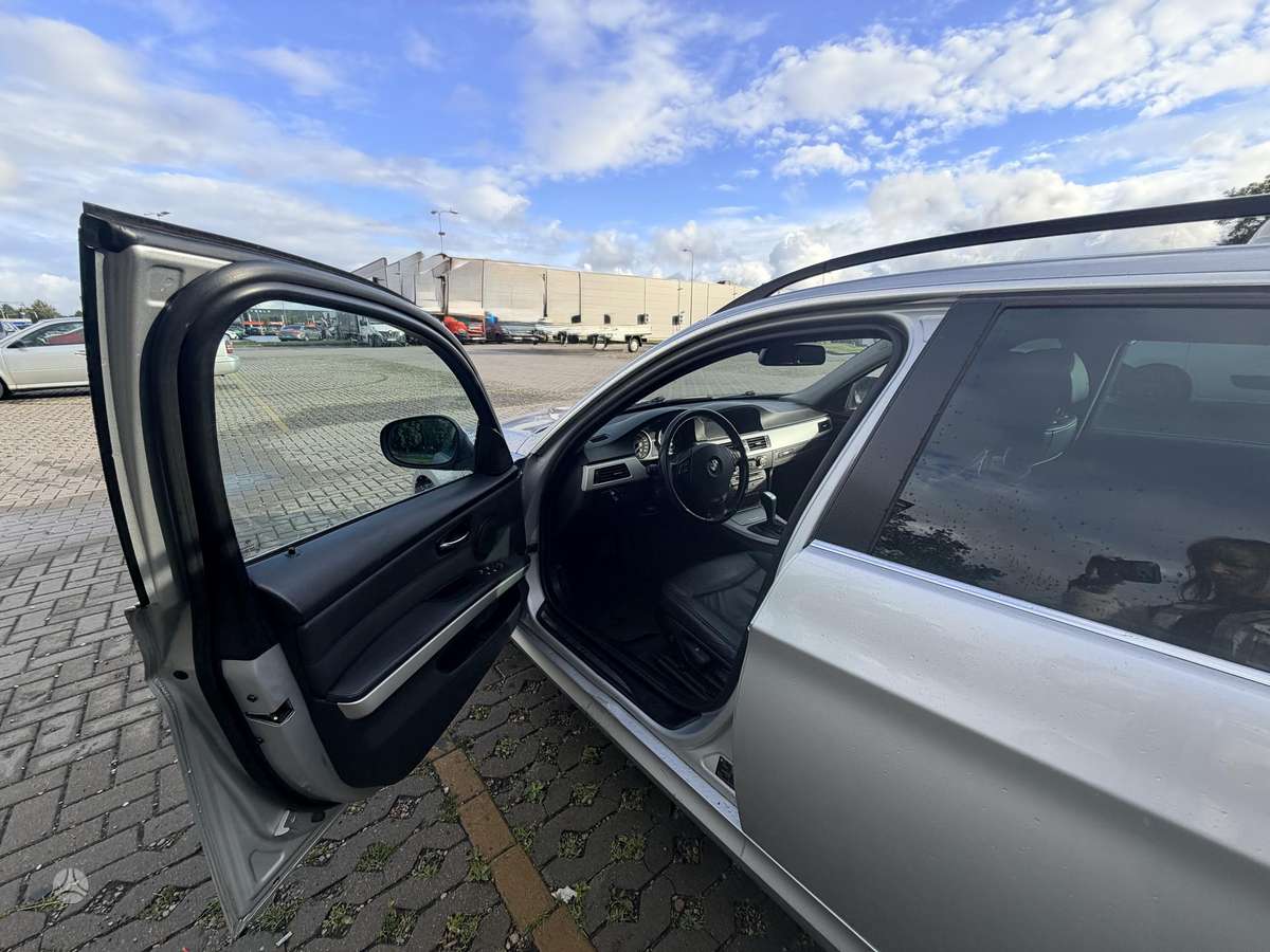 BMW 325, Универсал