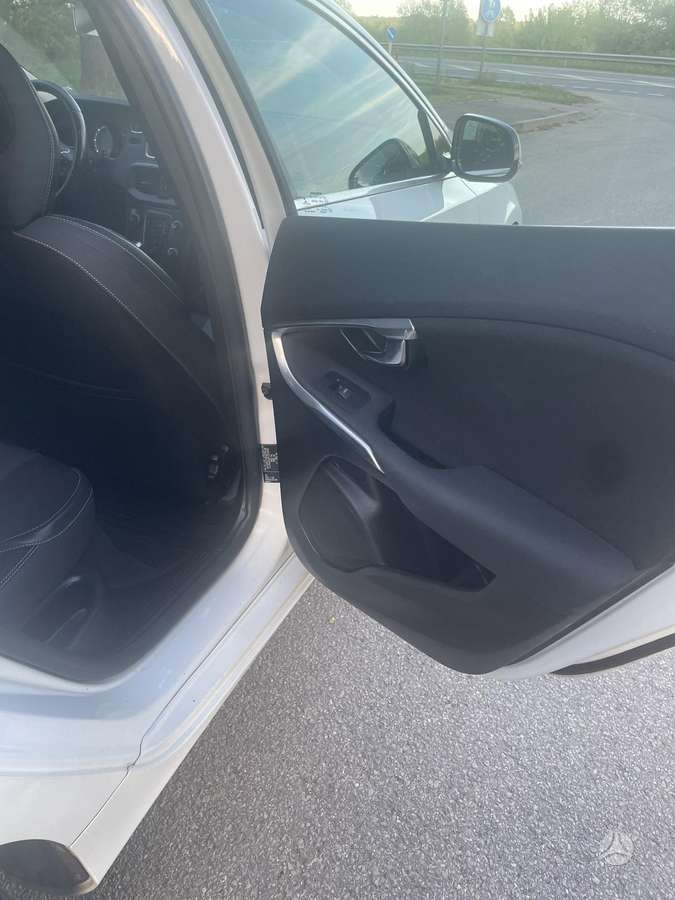 Volvo V40 - 8