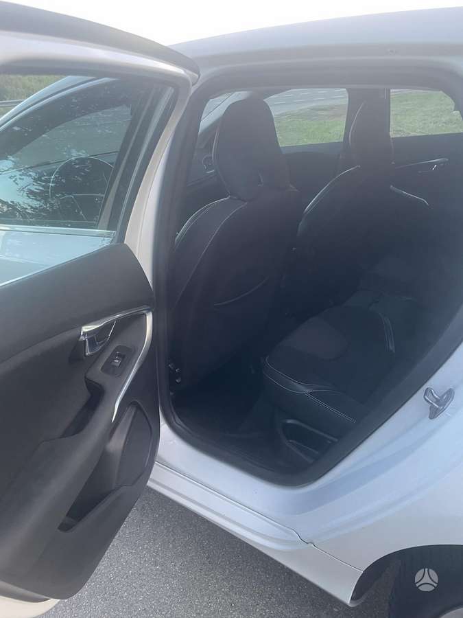 Volvo V40 - 11