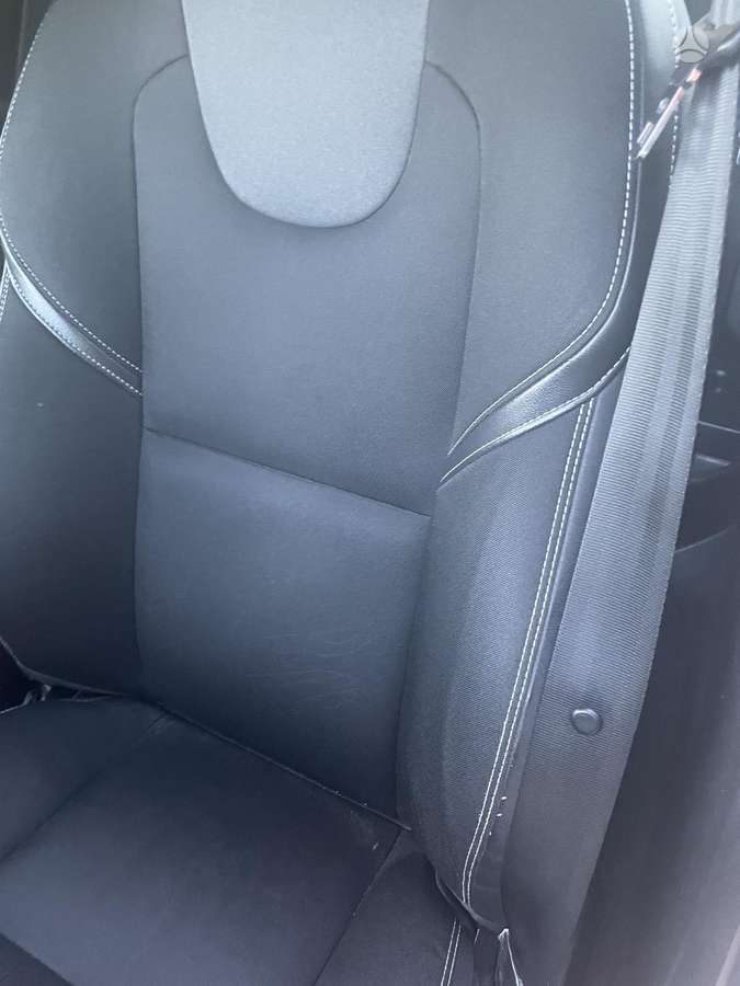 Volvo V40, 1.6 l., hatchback