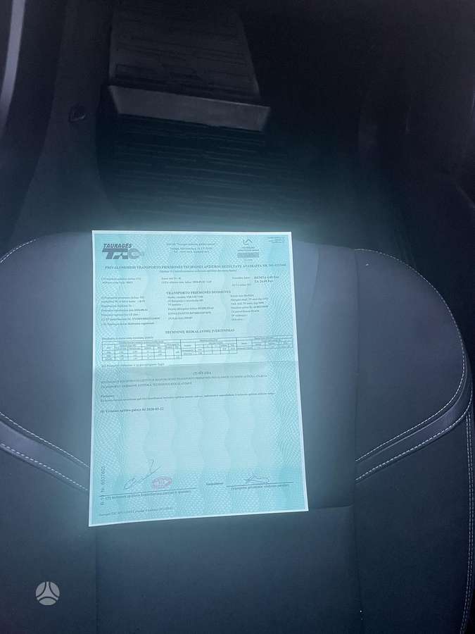 Volvo V40, 1.6 l., hatchback