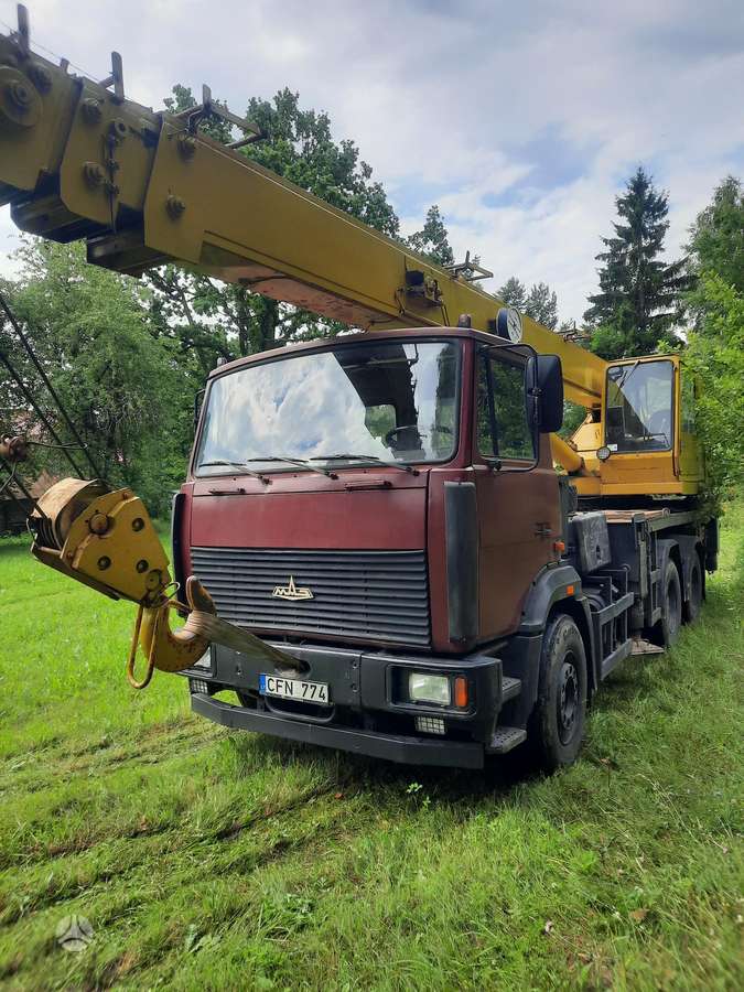 MAZ 630333, краны