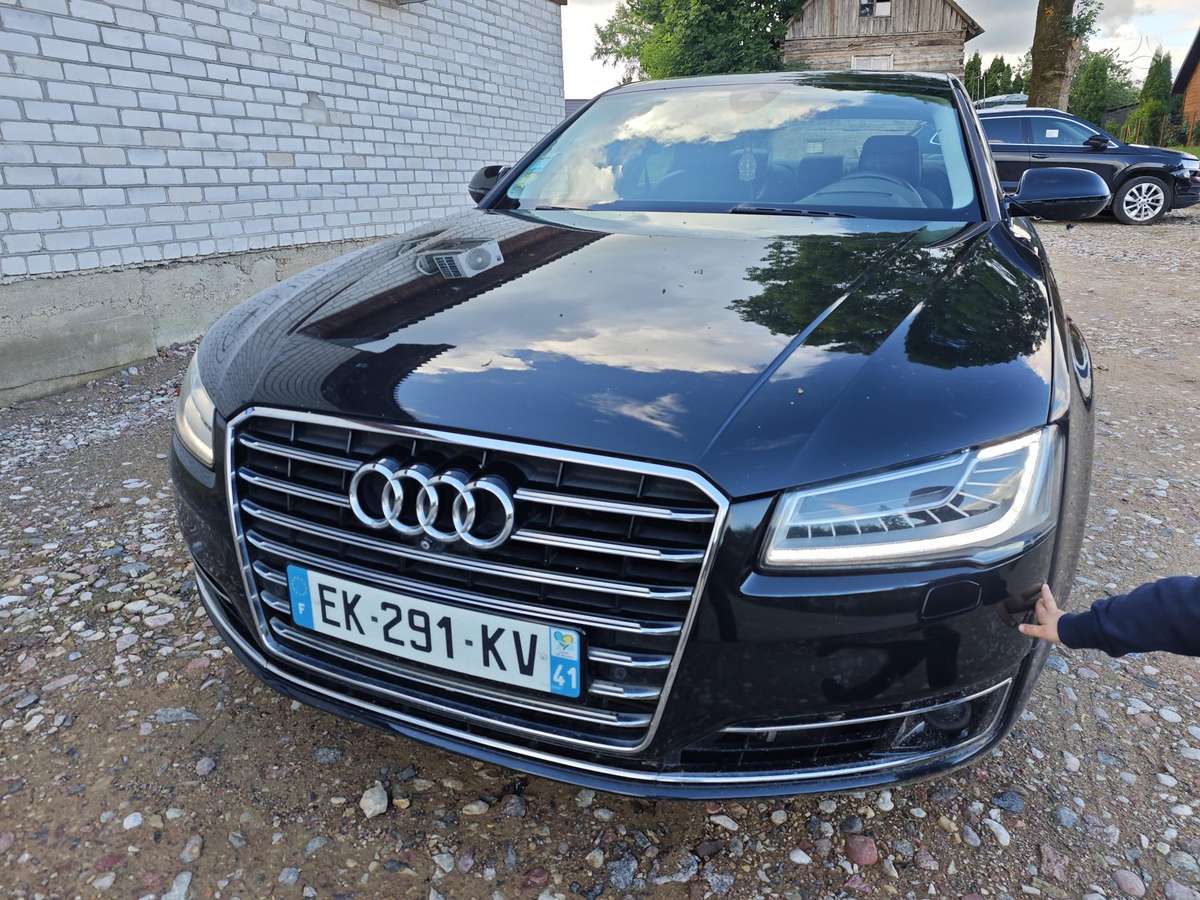 Audi A8, 3.0 l., Седан