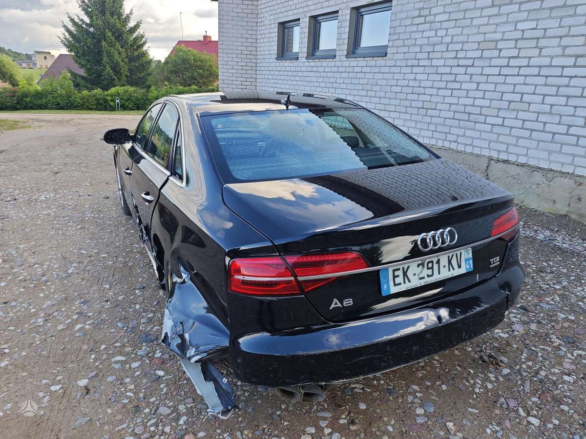 Audi A8, 3.0 l., Седан