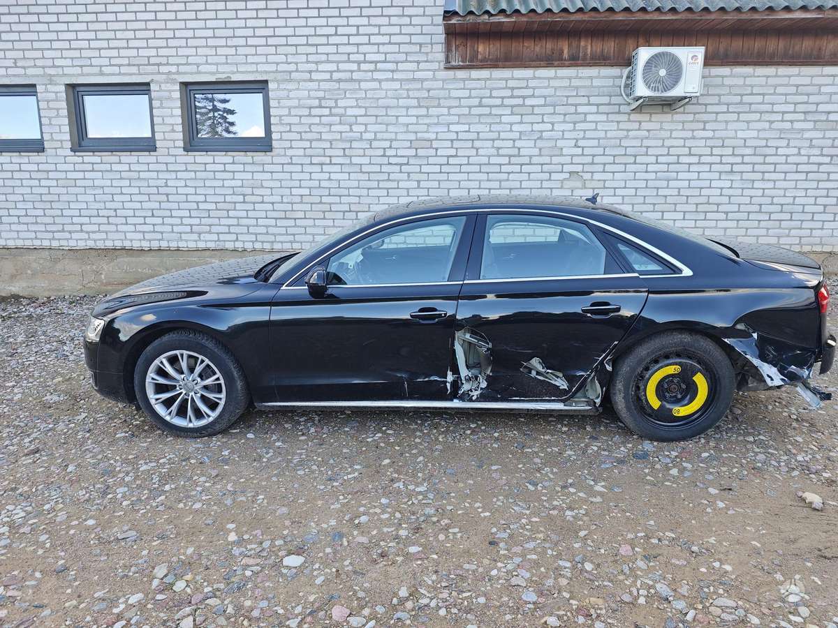 Audi A8, 3.0 l., Седан