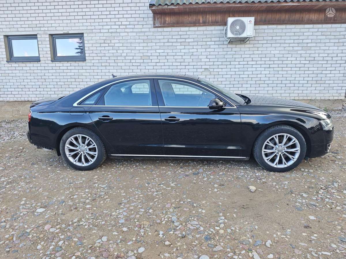 Audi A8, 3.0 l., Седан
