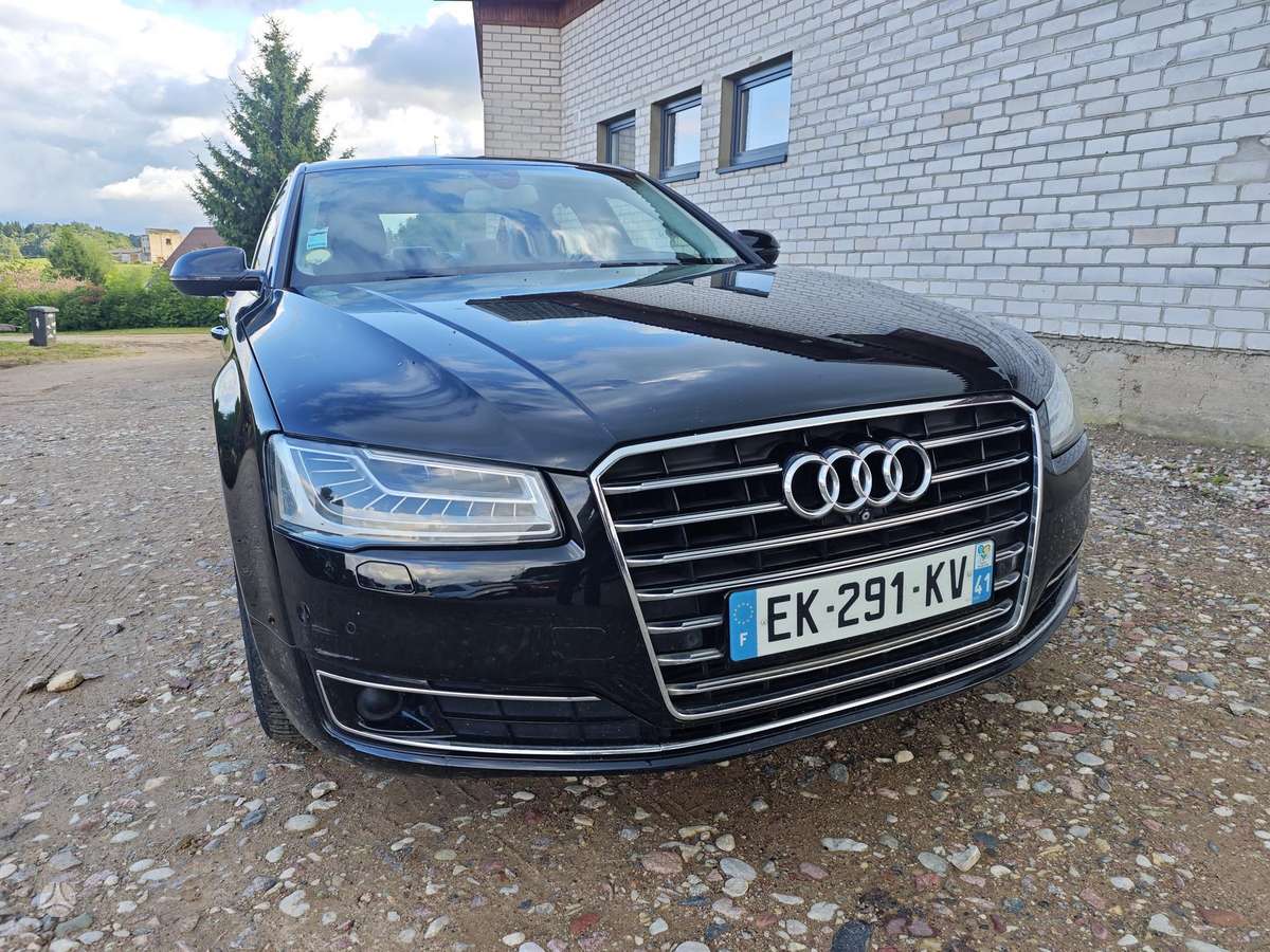 Audi A8, 3.0 l., Седан