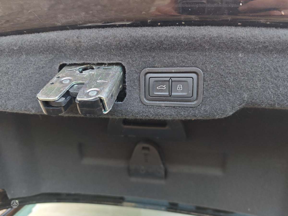 Audi A8, 3.0 l., Седан