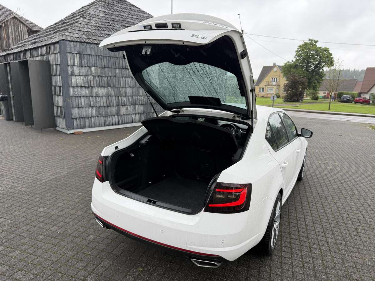 Skoda Octavia, 2.0 l., hatchback