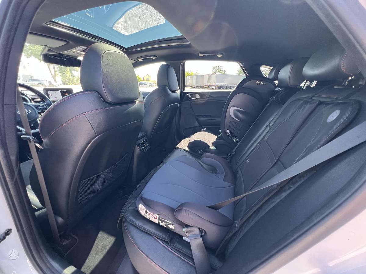 Kia ProCeed, 1.6 l., hatchback