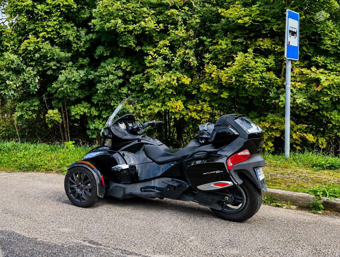 Can-Am Spyder 1330cc, trikes