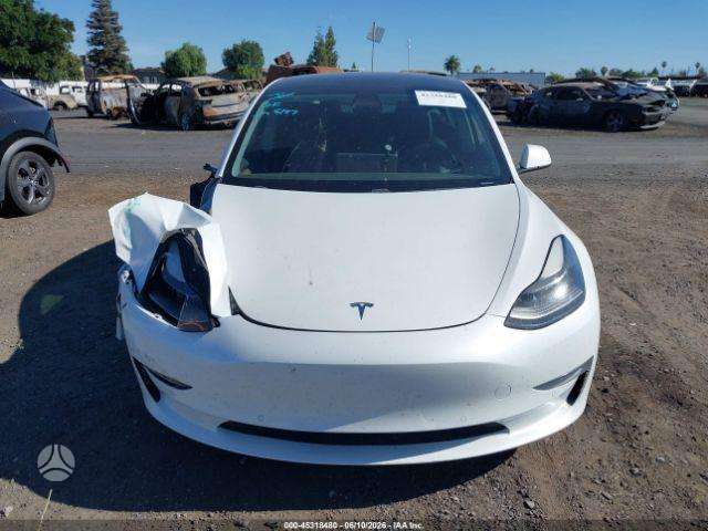 Tesla Model 3, saloon / sedan