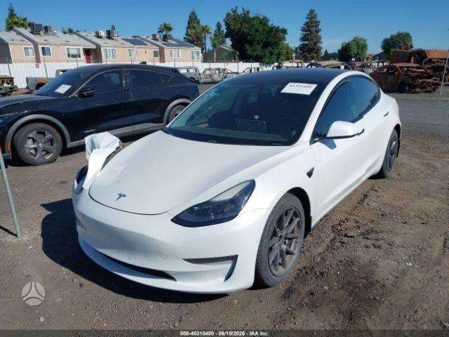Tesla Model 3, saloon / sedan