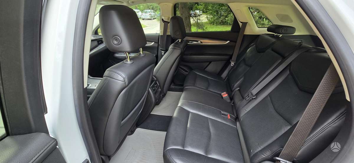 Cadillac XT5, 3.7 l., off-road / crossover