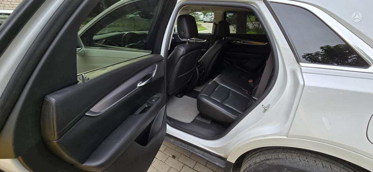 Cadillac XT5, 3.7 l., Внедорожник / Кроссовер