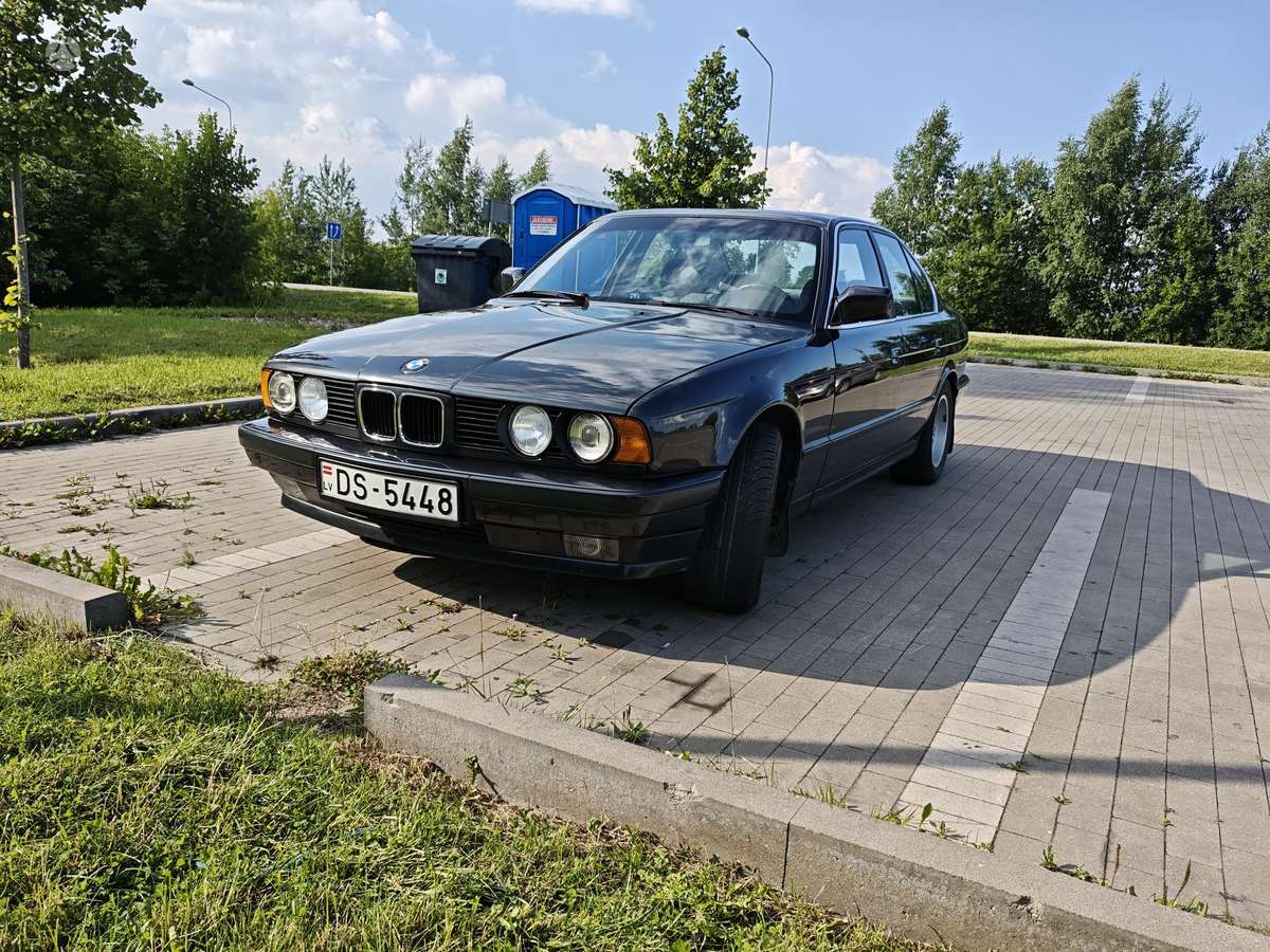 BMW 535, 3.4 l., Седан