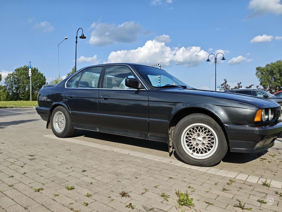 BMW 535, 3.4 l., Седан