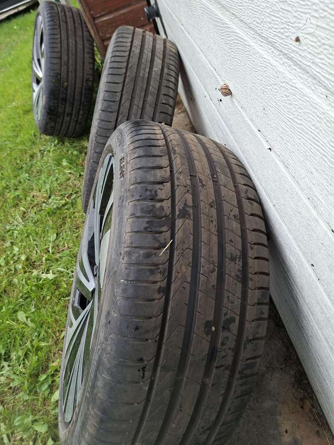 Pirelli, summer 235/45 R21