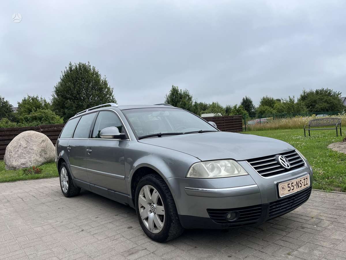 Volkswagen Passat - 1