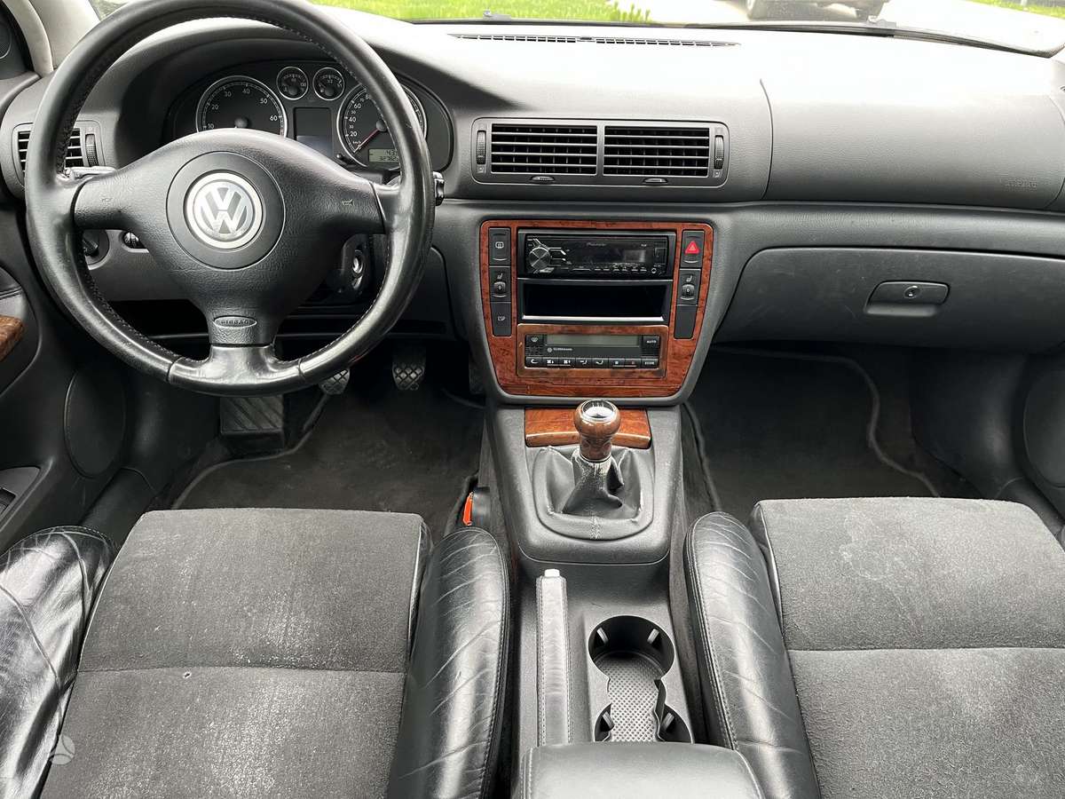 Volkswagen Passat - 9
