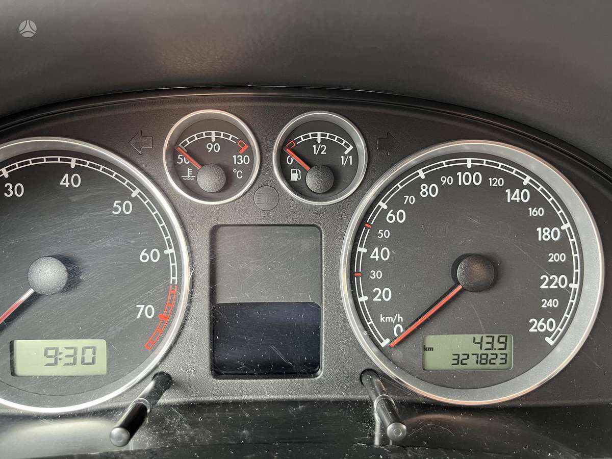 Volkswagen Passat - 10