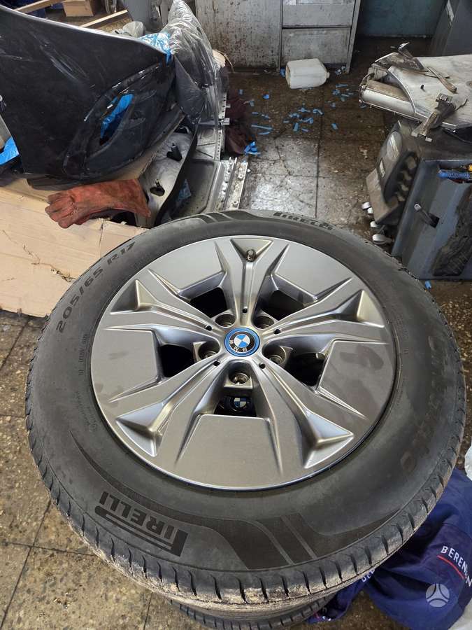 BMW X1, lengvojo lydinio, R17