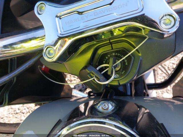 Harley-Davidson FLTR 1923cc, touring / sport touring