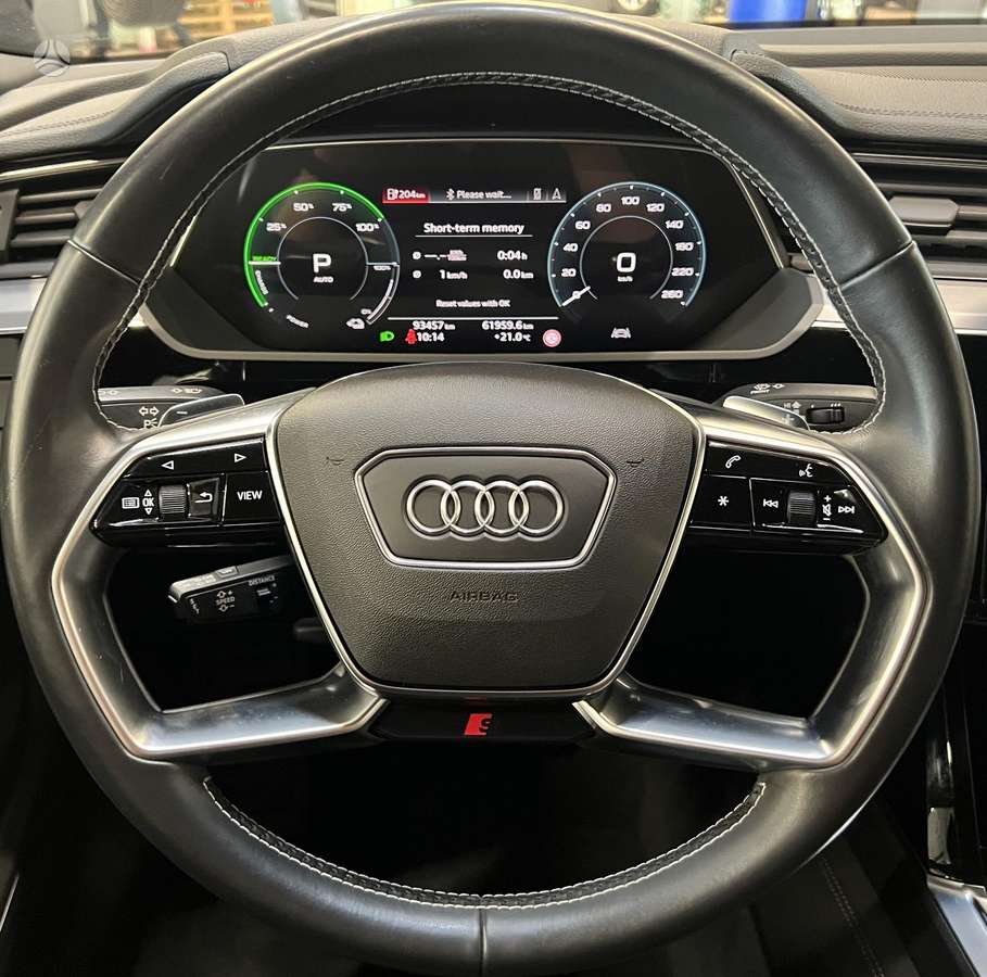 Audi e-tron, Внедорожник / Кроссовер