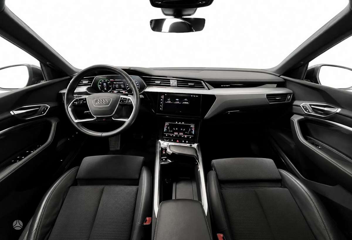 Audi e-tron, visureigis / krosoveris