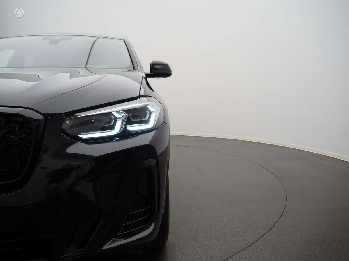 BMW X4, 2.0 l., off-road / crossover