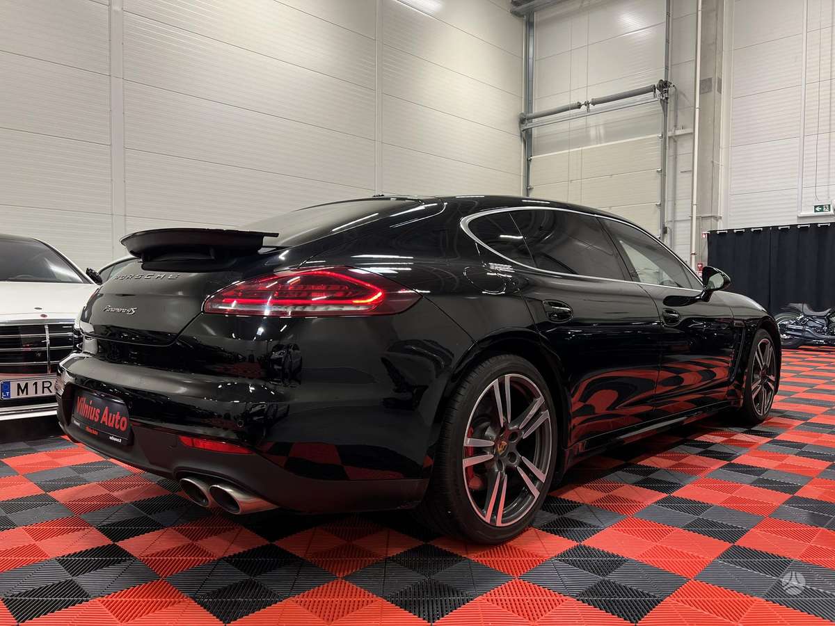 Porsche Panamera, 3.0 l., Хэтчбек