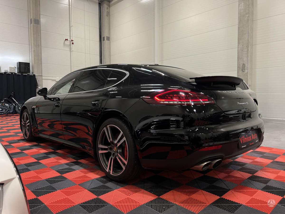 Porsche Panamera - 6