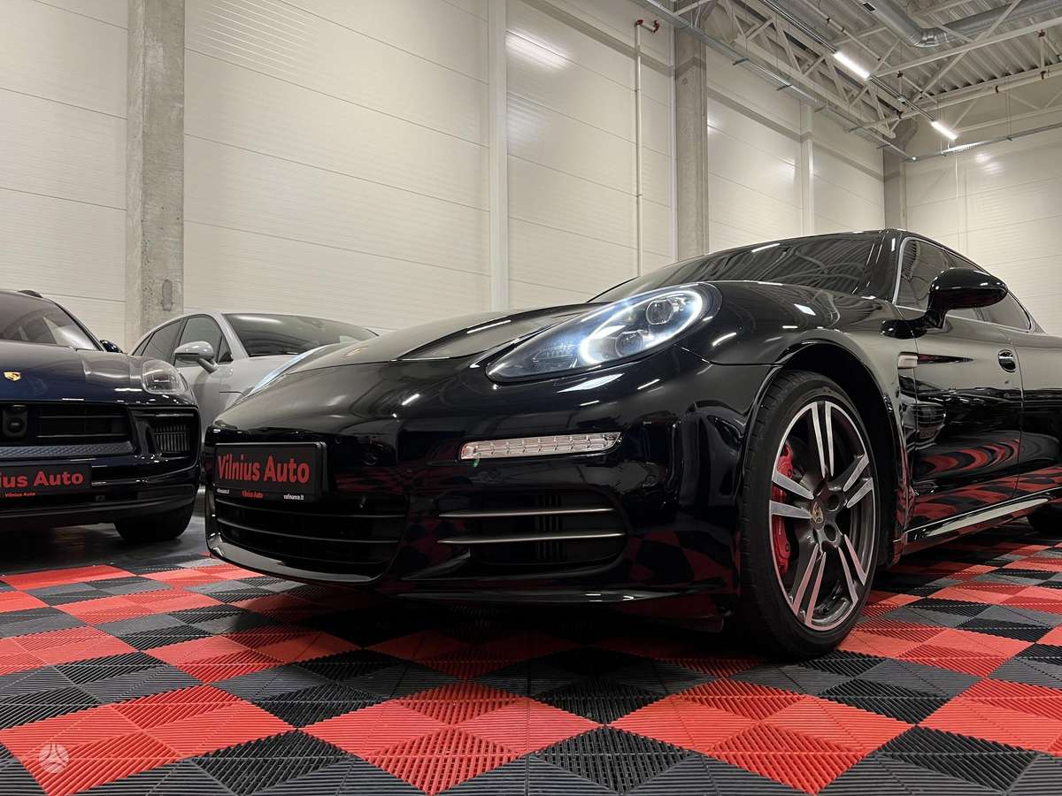 Porsche Panamera, 3.0 l., Хэтчбек