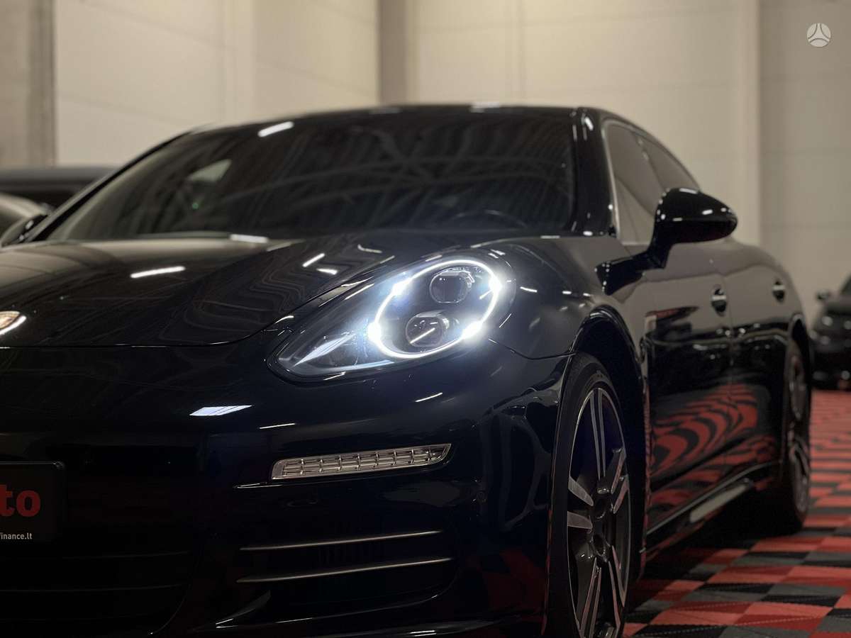 Porsche Panamera, 3.0 l., Хэтчбек