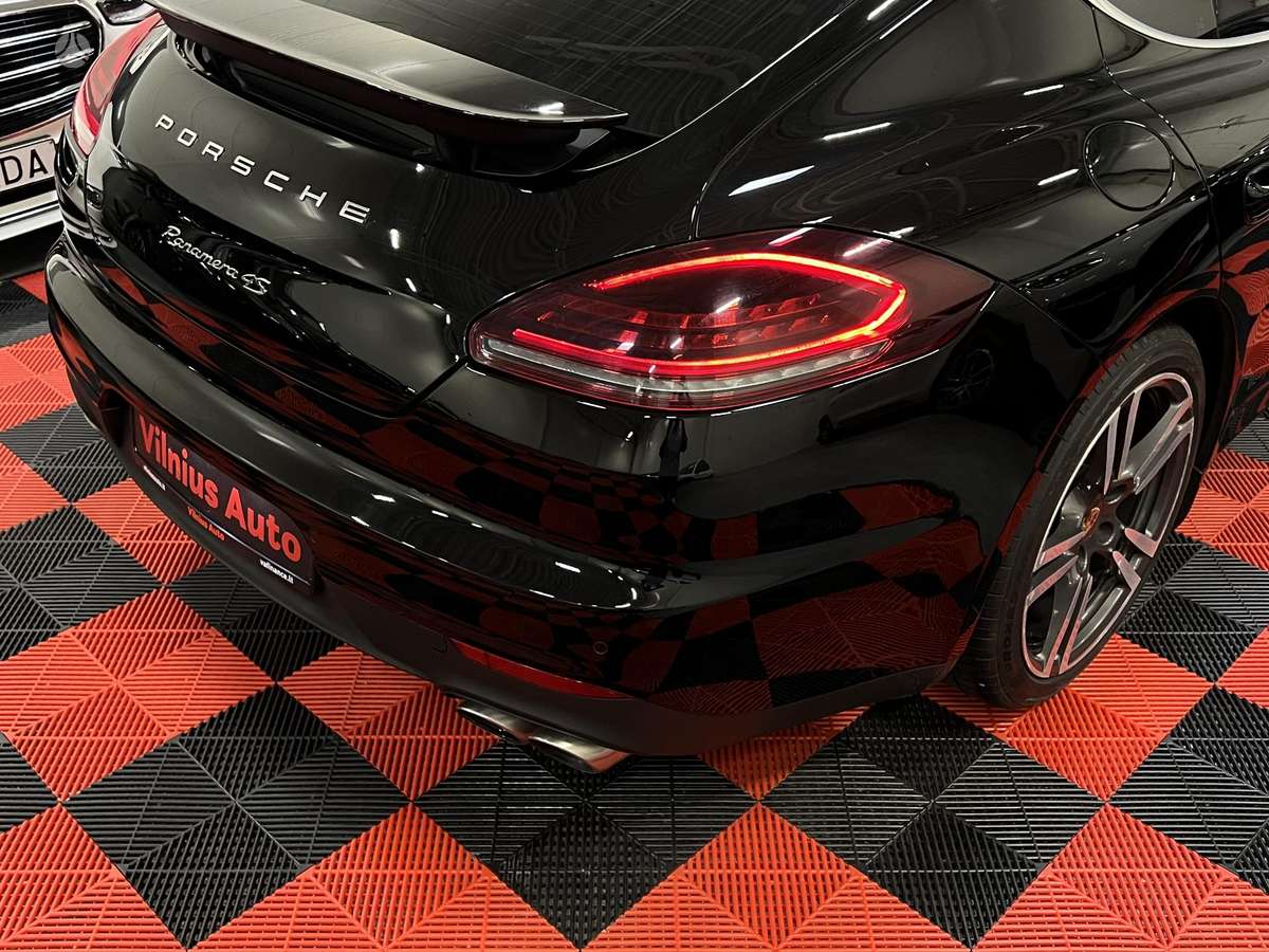 Porsche Panamera, 3.0 l., Хэтчбек