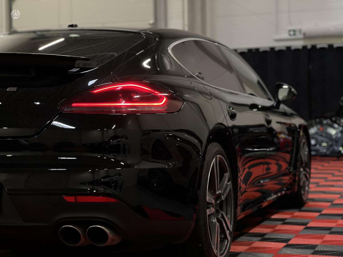 Porsche Panamera, 3.0 l., Хэтчбек